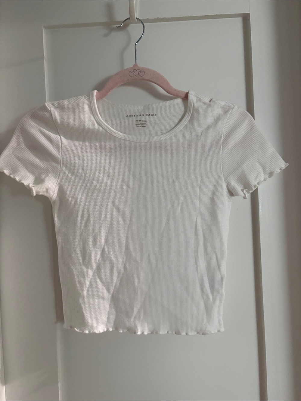American Eagle Outfitters White Ribbed Lettuce-Edge Short Sleeve Tee